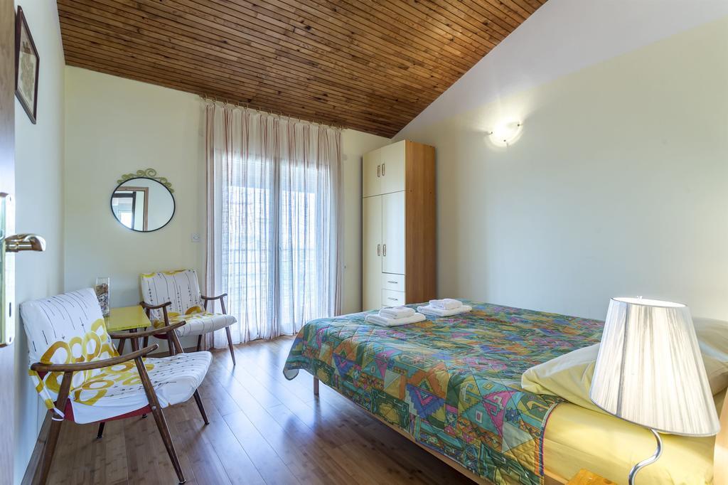 Apartment Srecko Vinišće Buitenkant foto