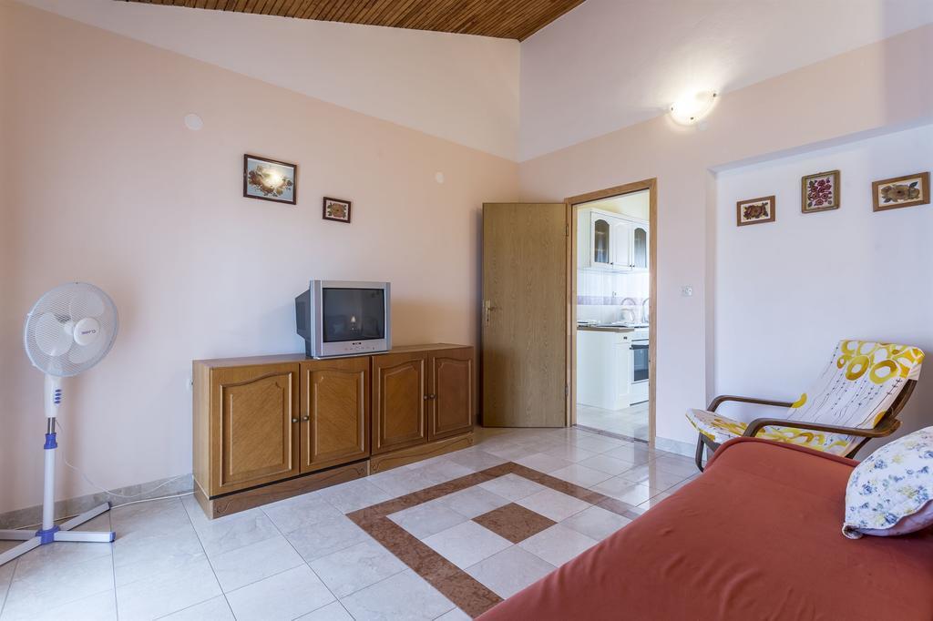 Apartment Srecko Vinišće Buitenkant foto